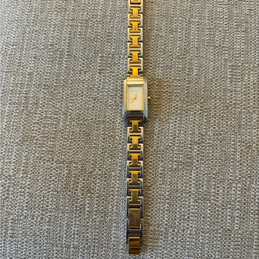 Dkny slim rectangular